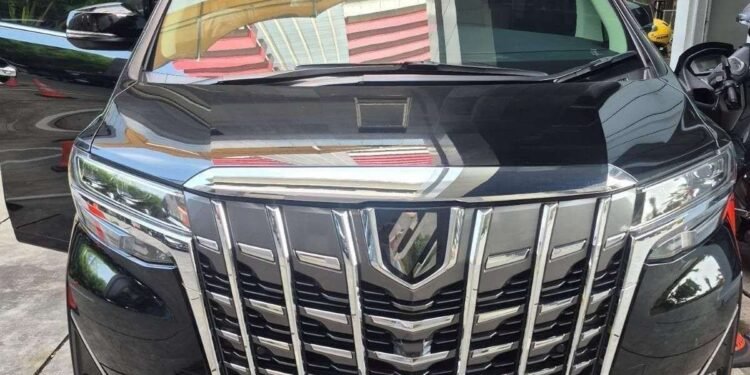 KPK Kembalikan Mobil Alphard Sitaan dari Eks Wamenaker Immanuel Ebenezer