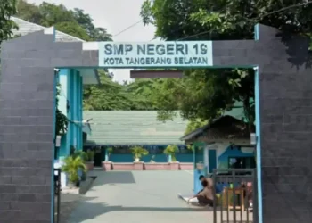 Benyamin dalam keterangannya di Tanggerang Selatan (19/11/2025), juga memastikan bahwa proses hukum sepenuhnya ditangani kepolisian dan Pemerintah Kota akan mendukung penyelidikan tanpa mengganggu kewenangan penyidik. Ia menegaskan tidak ada toleransi terhadap perundungan dan pemerintah daerah akan memperkuat pengawasan di satuan pendidikan