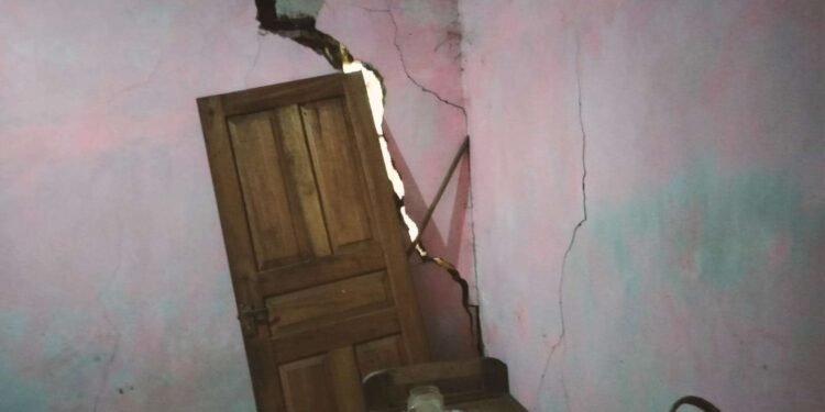 Tanah Bergerak Kembali Ancam Banyumas, 25 Rumah Rusak dan 35 Warga Mengungsi