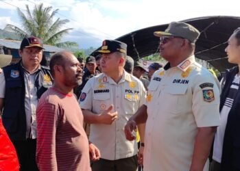 Ditjen Bina Adwil Kemendagri Kerahkan Satpol PP dan Satlinmas Dirikan Tenda Darurat di Pidie Jaya