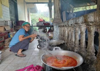 Kisah Tumiar, Korban Longsor di Tapanuli Utara yang Bangkit Jadi Relawan Dapur Umum