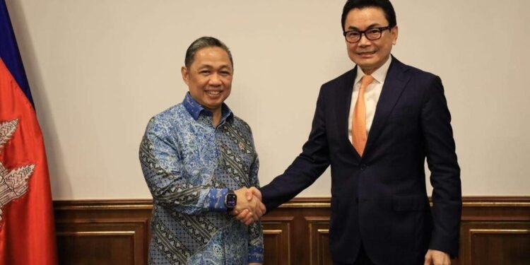 Wamenlu Anis Matta Pererat Kerja Sama Indonesia–Kamboja dalam Kunjungan Perdana ke Phnom Penh