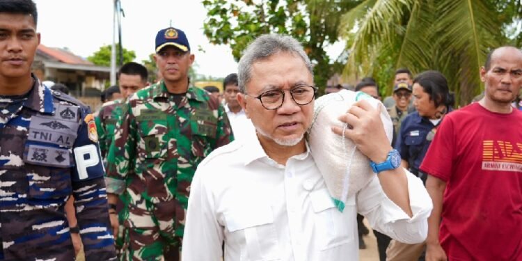 Aksi Panggul Beras Dikritik, Ini Respon Zulhas