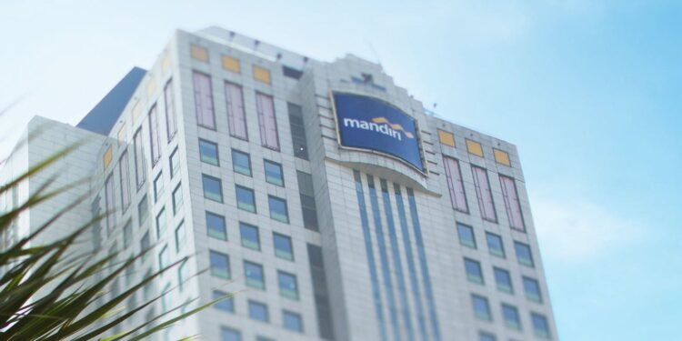 Menurut Riduan, pembagian dividen interim tersebut juga menjadi bagian dari kontribusi Bank Mandiri kepada negara, seiring dengan peran Danantara Indonesia sebagai pemegang saham terbesar perseroan. Hal tersebut sejalan dengan upaya optimalisasi nilai investasi pemerintah serta penguatan peran Bank Mandiri dalam mendukung agenda pembangunan nasional.