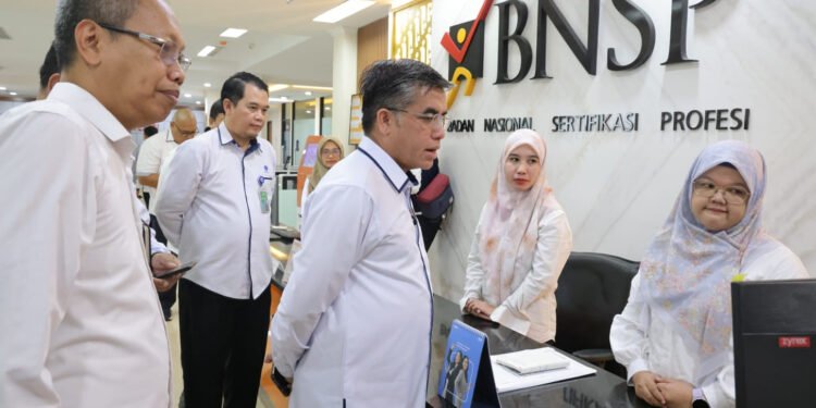 menaker-dorong-sertifikasi-murah-inklusif