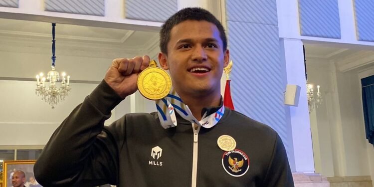 Pecahkan Rekor Dunia, Lifter Rizki Juniansyah Naik Pangkat Jadi Kapten TNI