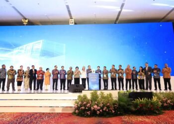 Hal tersebut disampaikan Pejabat Sementara Ketua Dewan Komisioner OJK Friderica Widyasari Dewi dalam Pertemuan Tahunan Industri Jasa Keuangan (PTIJK) 2026 di Jakarta, (5/2/2026). Menurut Friderica, fundamental perekonomian dan kinerja sektor jasa keuangan yang solid menjadi modal utama menjaga pertumbuhan ekonomi nasional.