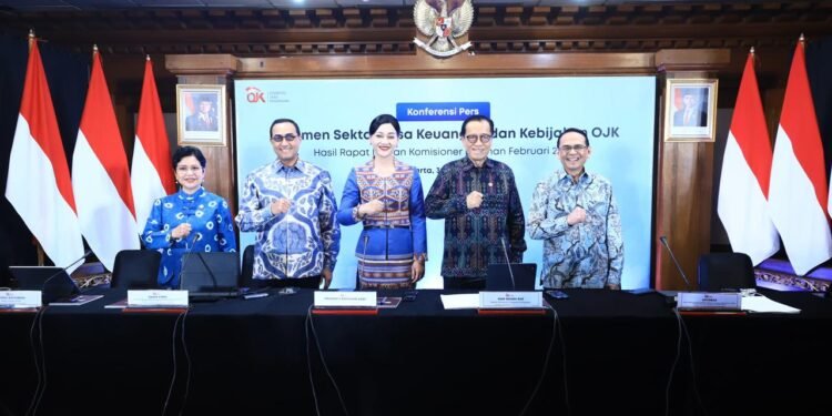 Menurut Friderica, di Amerika Serikat, pertumbuhan kuartal IV 2025 tercatat 1,4 persen qtq, di bawah ekspektasi 2,5 persen, dengan tekanan inflasi yang meningkat dan ekspektasi suku bunga higher for longer. Sementara itu dari domestik, ekonomi Indonesia tumbuh 5,39 persen yoy pada kuartal IV 2025 dan secara tahunan mencapai 5,11 persen, dengan inflasi meningkat terutama karena efek basis rendah dan aktivitas manufaktur yang tetap ekspansif.