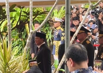 Prabowo Pimpin Pemakaman Try Sutrisno di TMP Kalibata