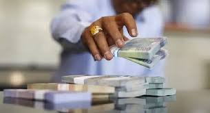 Menurut Ratna kembali, bank yang berfokus di segmen ritel dan UMKM tidak terpengaruh secara signifikan oleh fluktuasi ekonomi global. Bank Rakyat Indonesia (BRI) sebagai contohnya. Pada Maret 2026, dicatat memiliki rasio NIM di level 7,7%. Rasio ini didukung oleh porsi CASA yang sampai 68% dari total dana pihak ketiga (DPK) BRI.