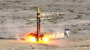 Uranium alam sebenarnya hanya mengandung sekitar 0,7 persen U-235. Untuk pembangkit listrik tenaga nuklir, kadar ini dinaikkan menjadi sekitar 3–5 persen. Untuk sebagian reaktor riset dinaikkan lagi menjadi 20 persen. Dan ketika pengayaan mendekati 90 persen, dunia internasional mulai melihatnya bukan lagi semata kebutuhan energi, melainkan potensi militer
