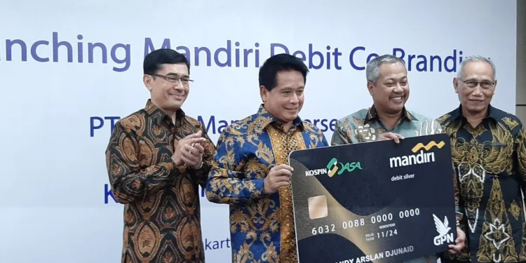 Menurut Rudi, peluncuran Kartu Mandiri Debit Co-brand Indogrosir merupakan bagian dari komitmen perseroan dalam menghadirkan layanan finansial yang relevan dengan kebutuhan masyarakat dan pelaku usaha saat ini.