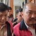 Hal ini karena keduanya telah memalsukan laporan keuangan Sritex pada 2017 hingga 2019, termasuk laporan keuangan konsolidasian interim per 30 Juni 2020. Pemalsuan dilakukan untuk memperoleh fasilitas kredit dari Bank Jateng, Bank Jabar, dan Bank DKI. Menurut Hakim Rommel, dana kredit tersebut dipakai membeli kendaraan, tanah, properti, dan apartemen. Padahal dana itu seharusnya digunakan untuk membayar kewajiban kepada pemasok. Sebagai akibatnya, Sritex gagal melunasi pinjaman kepada ketiga bank tersebut dan menyebabkan kerugian negara mencapai Rp1,35 triliun, terdiri atas kerugian Bank Jateng Rp502 miliar, Bank Jabar Rp543 miliar, dan Bank DKI Rp180 miliar.