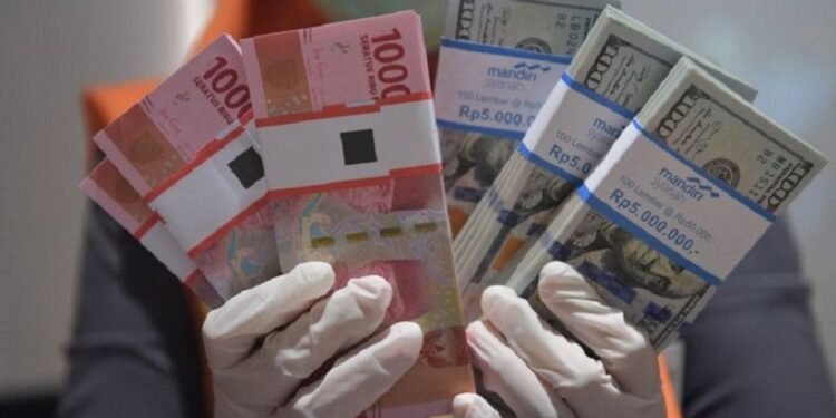 Sementara itu, rasio utang terhadap produk domestik bruto (PDB) berada di level 40,75%. Angka tersebut dicatat berada di bawah batas maksimal rasio utang yang diatur dalam Undang-Undang Keuangan Negara sebesar 60% terhadap PDB