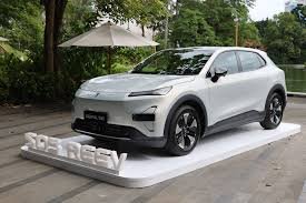 Deepal S05 REEV dibekali baterai Lithium Ferro Phosphate (LFP) berkapasitas 27,28 kWh yang memungkinkan kendaraan melaju hingga 170 kilometer dalam mode listrik murni berdasarkan metode pengujian NEDC. Saat daya baterai mulai berkurang, sistem range extender akan bekerja secara otomatis untuk menjaga pasokan energi. Dengan kombinasi baterai dan tangki bahan bakar penuh, kendaraan ini diklaim mampu menempuh jarak lebih dari 1.100 kilometer.