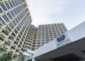 Eksekusi dilakukan dengan melibatkan ratusan aparat gabungan dari TNI AD dan Kepolisian dengan mengenakan perlengkapan tactical yang sangat lengkap. Eksekusi dicatat menjadi puncak dari sengketa panjang antara pemerintah dan PT Indobuildco milik Pontjo Sutowo. Menurut pemerintah, eksekusi dilakukan untuk mengambil kembali penguasaan atas aset negara di kawasan GBK. Sementara itu menurut PT Indobuildco, sengketa terjadi hanya menyangkut tanah, bukan bangunan maupun kegiatan usaha Hotel Sultan, sehingga meminta penyelesaian dilakukan melalui mekanisme hukum yang menjamin hak para pekerja, penyewa, dan pihak ketiga lainnya