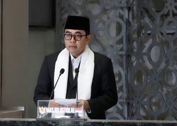 KHOTBAH ISTIQLAL SERUKAN JAGA LINGKUNGAN SEBAGAI BENTUK PENGABDIAN KEPADA ALLAH