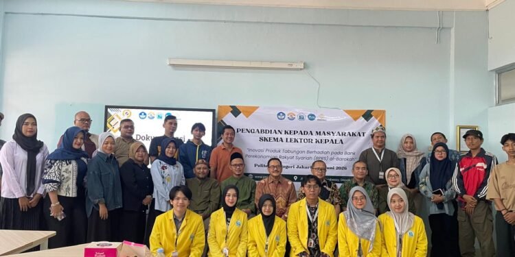 Dalam sesi pemaparannya, Dede Abdul Fatah menyoroti pentingnya fleksibilitas perbankan syariah dalam merespons kebutuhan pasar. Menurutnya, program tabungan berhadiah merupakan strategi yang sangat efektif untuk meningkatkan loyalitas nasabah dan merangsang minat menabung masyarakat.