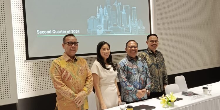 Menurut Anton, pasar properti Jakarta tetap berada pada posisi yang kuat meskipun menghadapi tantangan ekonomi dan lingkungan global. Dan seiring perluasan jaringan transportasi massal, proyek seperti MRT Fase 2A dan pengembangan kawasan Dukuh Atas, semua itu akan membuka peluang baru bagi pengembangan perkantoran, hunian, ritel, hingga kawasan multifungsi.