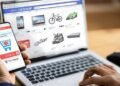 Menurut Bimo, kebijakan tersebut bukan merupakan pengenaan pajak baru bagi pedagang online. Pemerintah hanya mengubah mekanisme pemungutan pajak agar lebih sesuai dengan perkembangan transaksi digital yang semakin pesat. Dulu transaksi banyak dilakukan di toko fisik, sekarang semakin banyak dilakukan melalui platform digital.