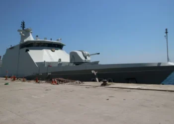 KRI Bung Hatta Angkut Logistik untuk Korban Gempa NTT