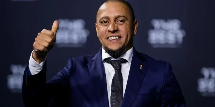 Roberto Carlos Dikabarkan Memeluk Islam di Brasil