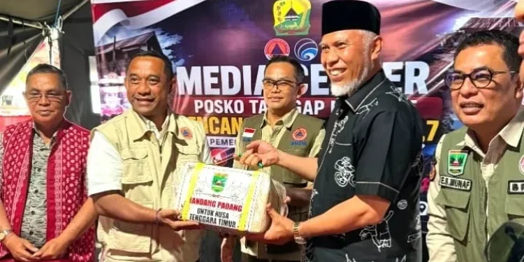 Sumbar Kirim 2,12 Ton Rendang untuk Korban Gempa NTT
