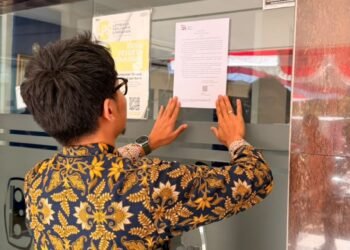 Dengan pencabutan izin usaha tersebut, LPS akan menjalankan fungsi penjaminan dan melakukan proses likuidasi sesuai Undang-Undang Republik Indonesia Nomor 24 Tahun 2004 tentang Lembaga Penjamin Simpanan sebagaimana telah beberapa kali diubah terakhir dengan Undang-Undang Nomor 4 Tahun 2026 tentang Perubahan atas Undang-Undang Nomor 4 Tahun 2023 tentang Pengembangan dan Penguatan Sektor Keuangan.