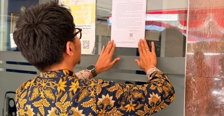 Dengan pencabutan izin usaha tersebut, LPS akan menjalankan fungsi penjaminan dan melakukan proses likuidasi sesuai Undang-Undang Republik Indonesia Nomor 24 Tahun 2004 tentang Lembaga Penjamin Simpanan sebagaimana telah beberapa kali diubah terakhir dengan Undang-Undang Nomor 4 Tahun 2026 tentang Perubahan atas Undang-Undang Nomor 4 Tahun 2023 tentang Pengembangan dan Penguatan Sektor Keuangan.