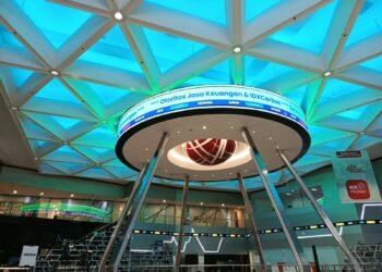 Sebagai informasi, perubahan status indeks pasar modal oleh MSCI akan memiliki dampak signifikan terhadap pergerakan dana global dan stabilitas makroekonomi suatu negara. Demikian pula jika kategori diturunkan dari Emerging Market menjadi Standalone Market, maka akan memiliki dampak yang ekstrem dibanding bila Indonesia tetap bertahan di status Emerging Market.