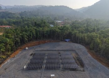 cor-resmikan-plts-hybrid-off-grid-morowali-utara